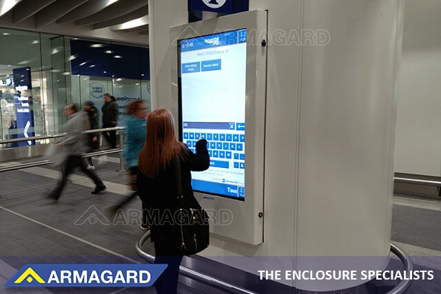 Armagard kaartautomaat met touchscreen op station Birmingham New Street