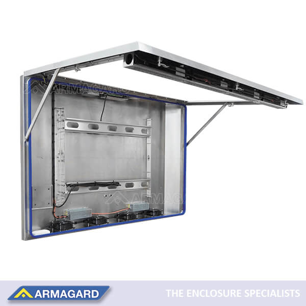 Een open Armagard IP69K productie monitor in RVS voor LCD/LED-schermen